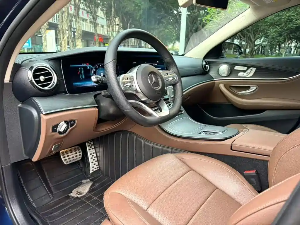Mercedes-Benz E-Class — миниатюра 6