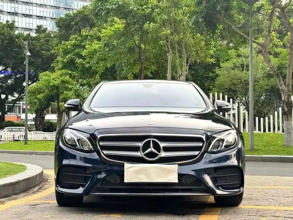 Mercedes-Benz E-Class — миниатюра 7