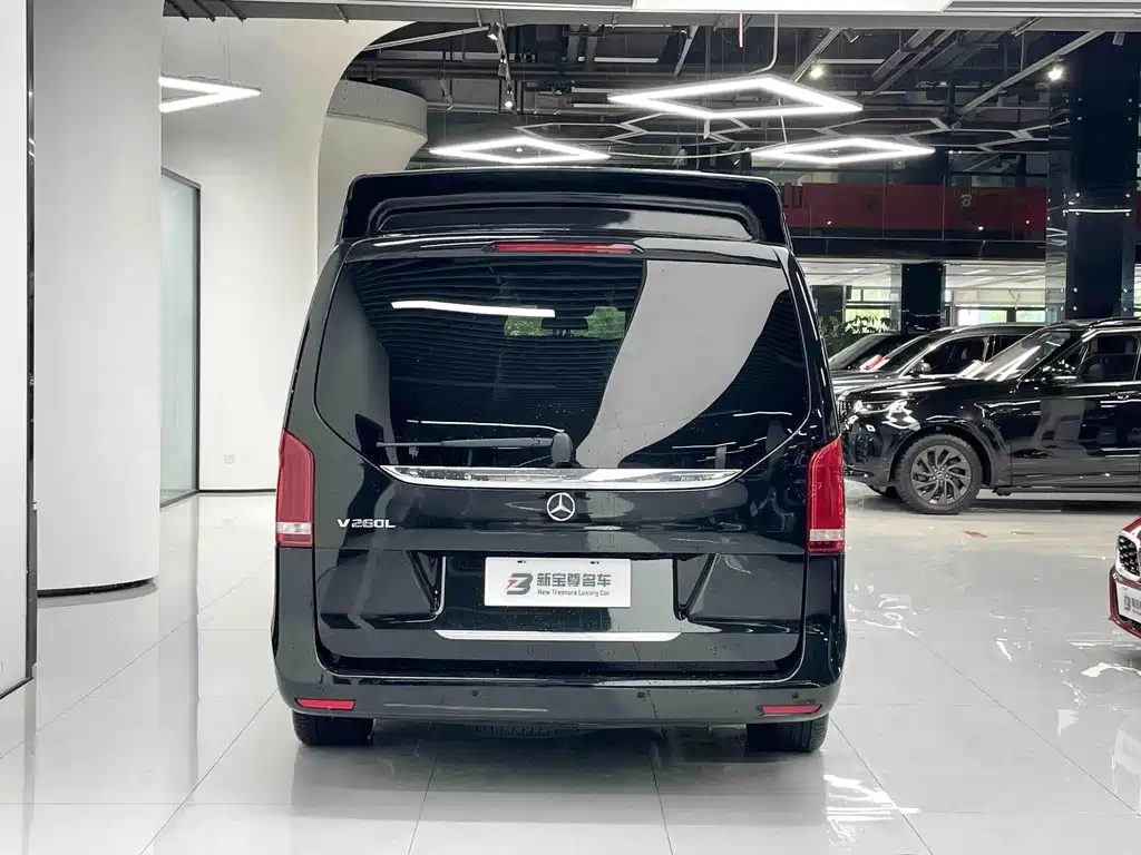Mercedes-Benz V-Class — миниатюра 10