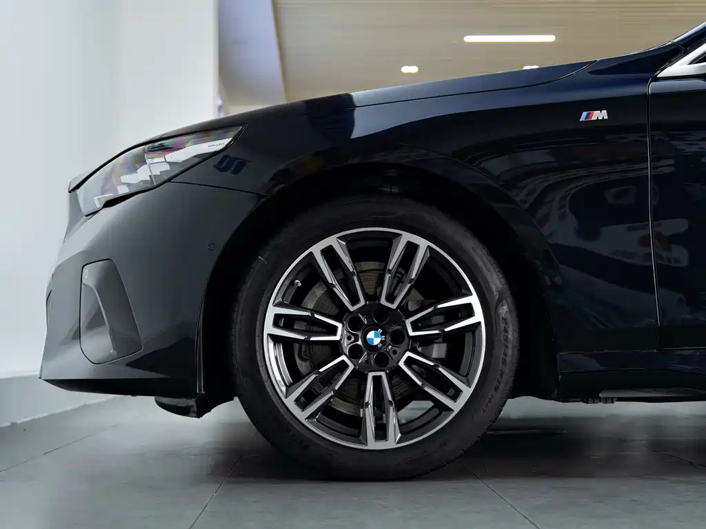 BMW 5 Series 5 2025 525Li M Sport