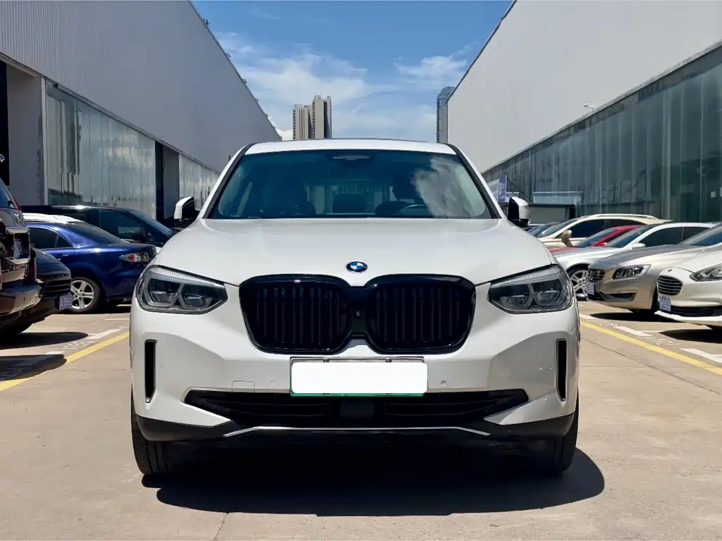 BMW iX3 — миниатюра 2