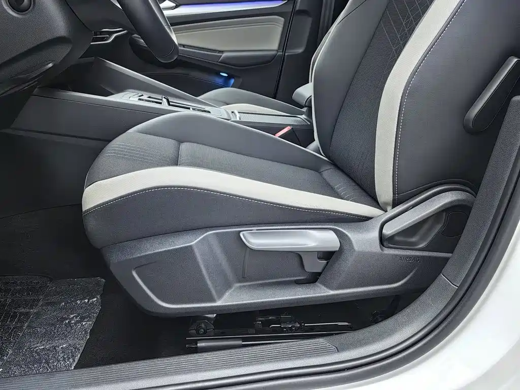 Volkswagen Golf — миниатюра 20