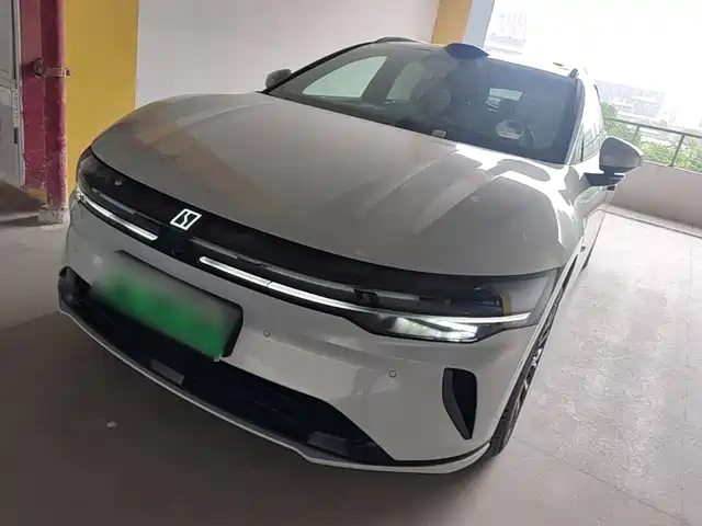 2025 Zeekr 007