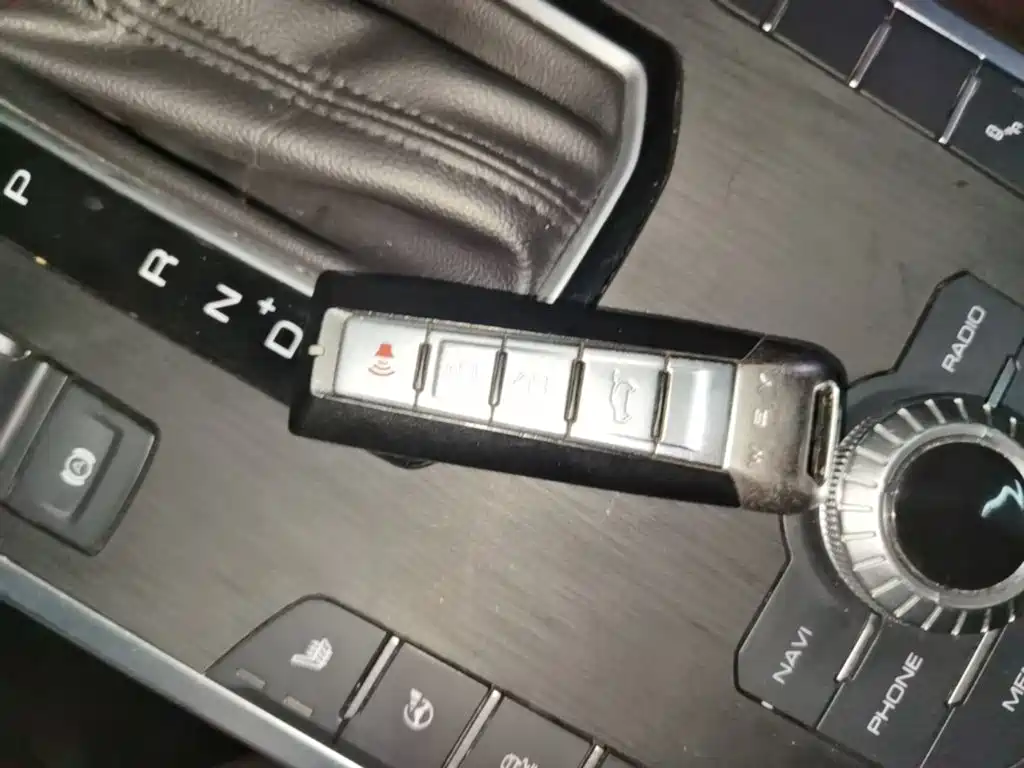 Wey Wey VV5 — миниатюра 9