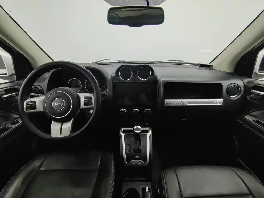 Jeep Compass (Import) — миниатюра 5