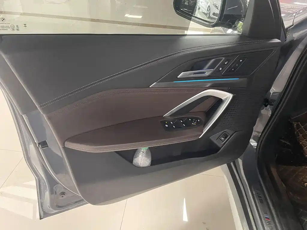 BMW iX1 — миниатюра 9