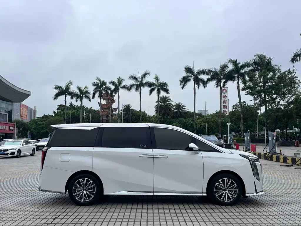 GAC Motor Trumpchi M8 — миниатюра 5