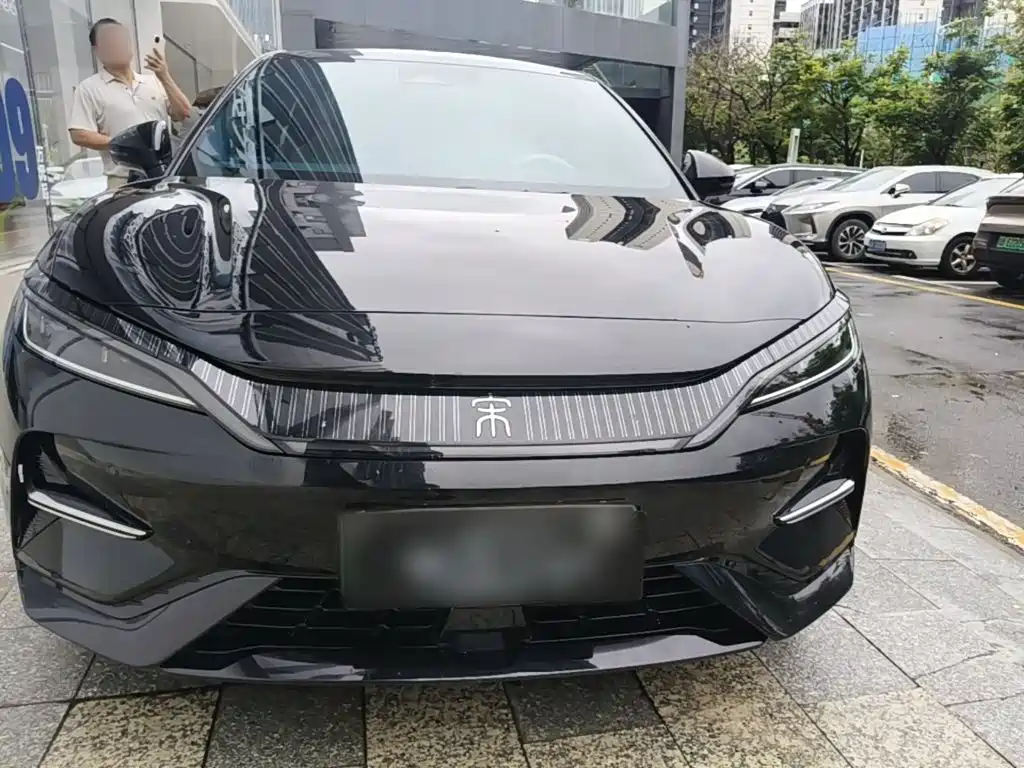 BYD L EV — миниатюра 3
