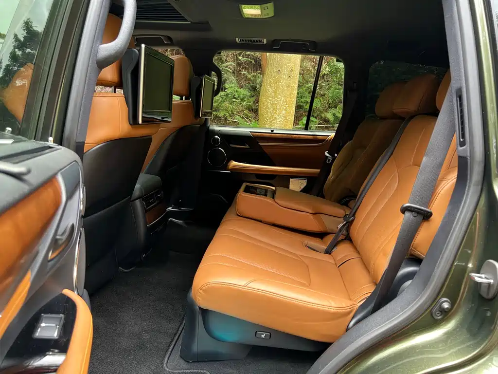 Lexus LX — миниатюра 10