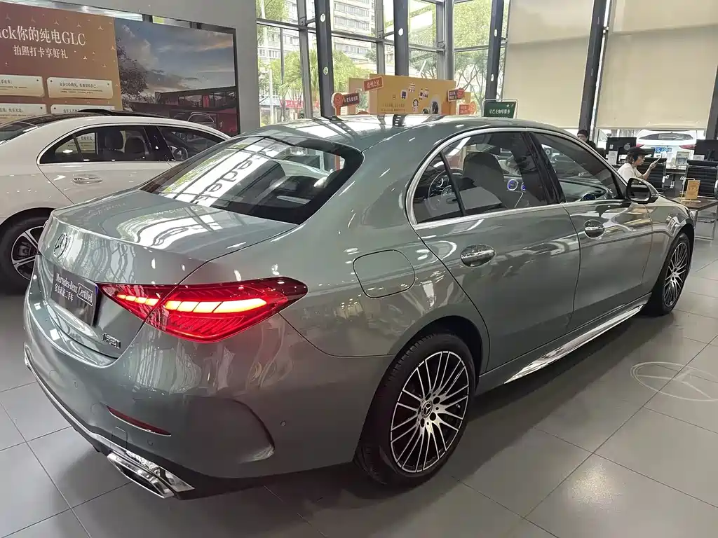 Mercedes-Benz C-Class — миниатюра 6