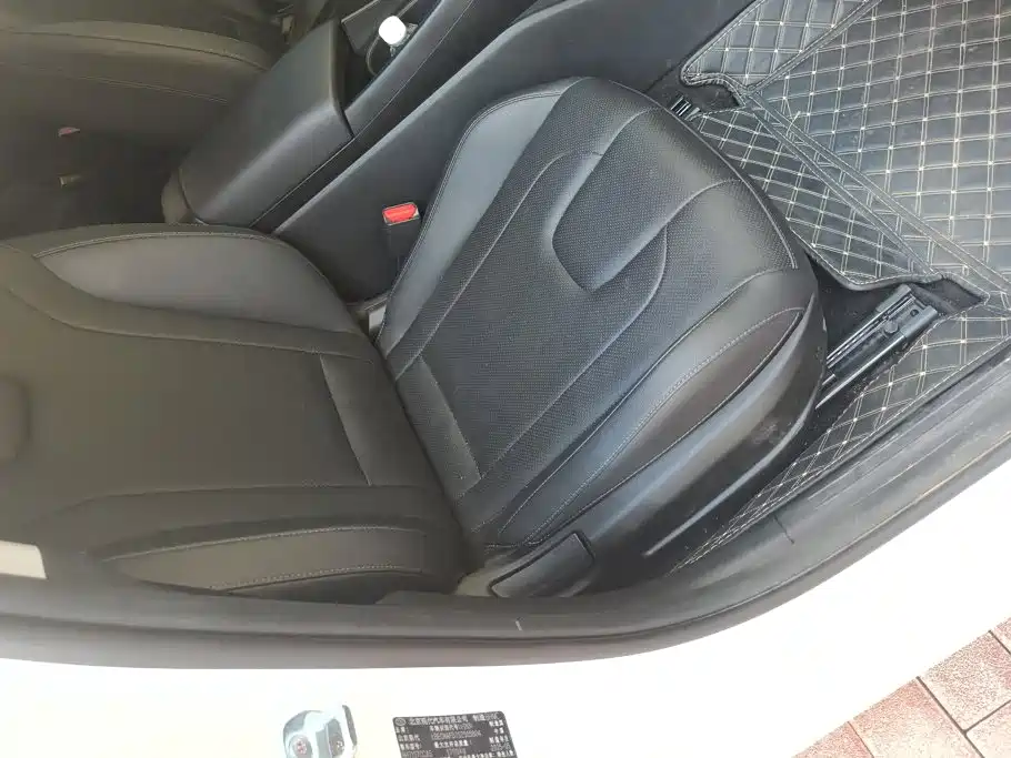 Hyundai Elantra — миниатюра 8