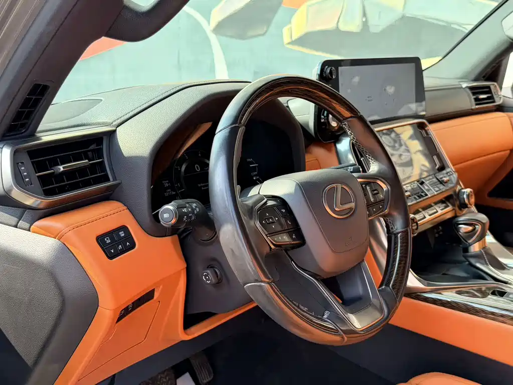 Lexus LX — миниатюра 11
