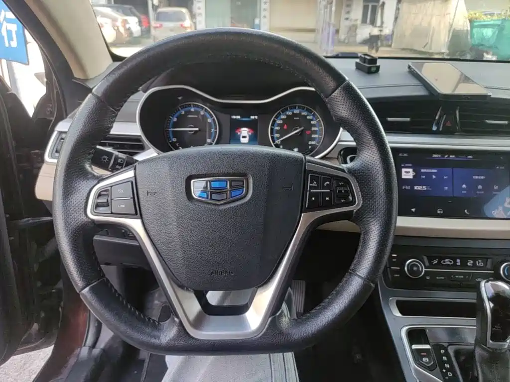 Geely Emgrand — миниатюра 11