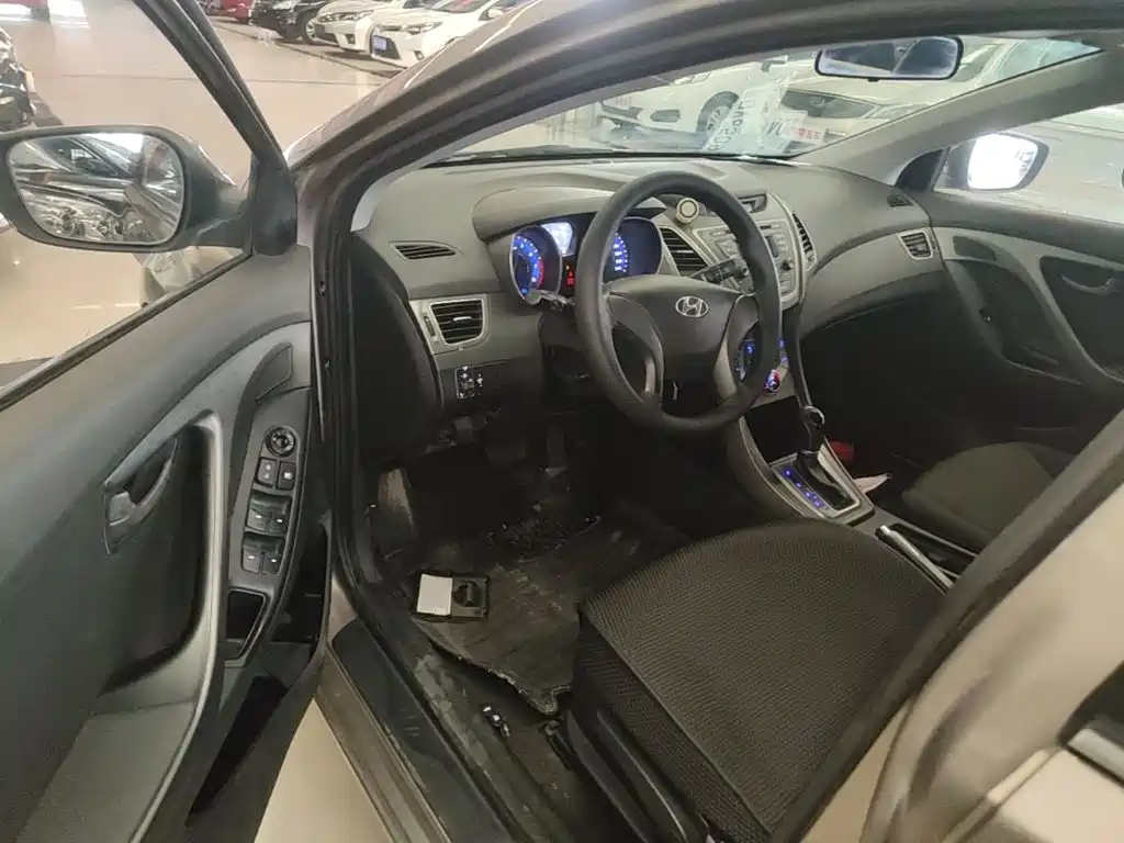 Hyundai Elantra Langdong — миниатюра 16