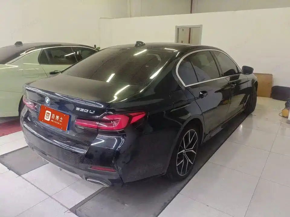 BMW 5 Series — миниатюра 3