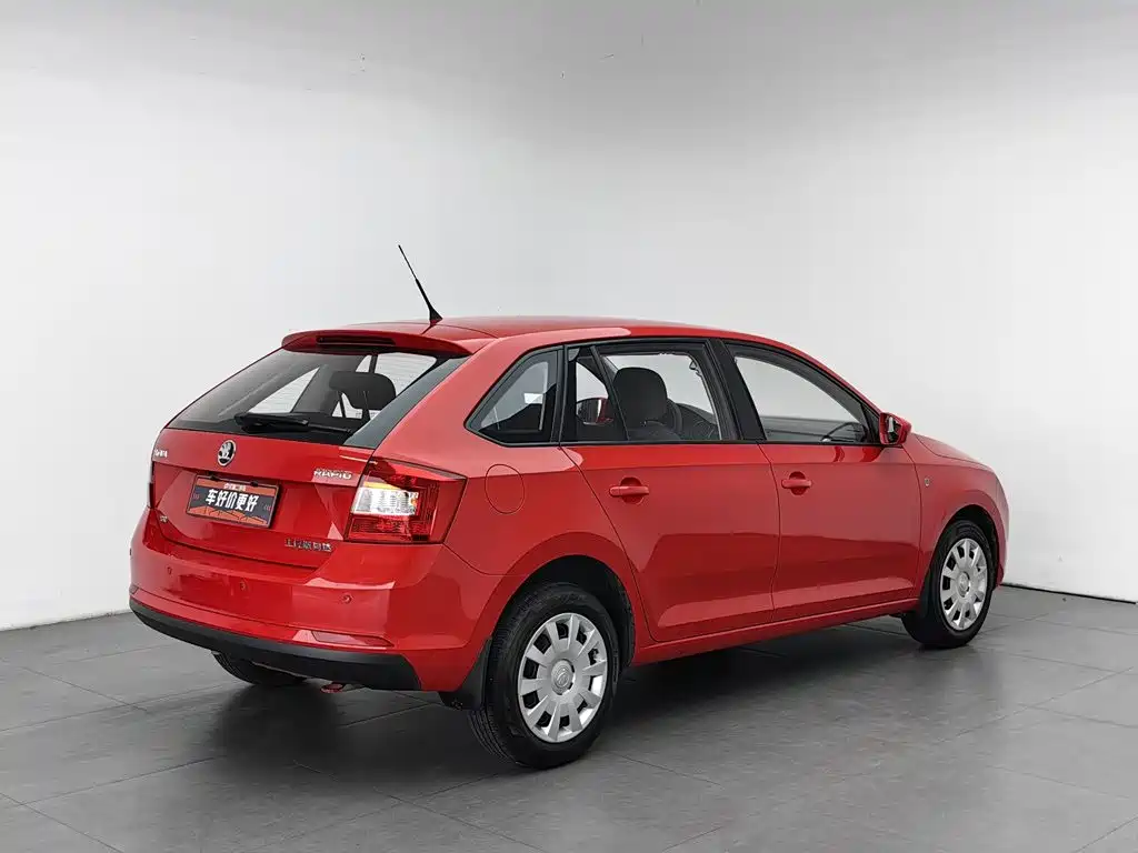 Skoda Rapid Spaceback — миниатюра 2