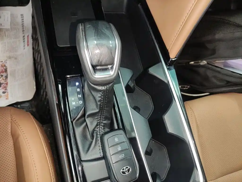 Toyota Camry — миниатюра 14
