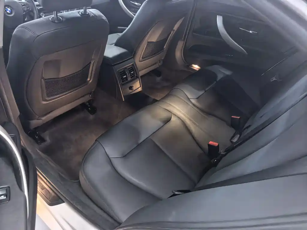 BMW 3 Series — миниатюра 7