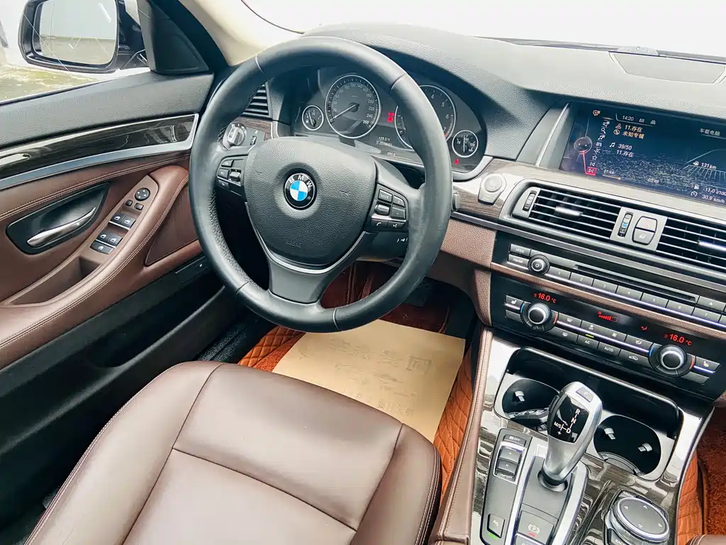 BMW 5 Series — миниатюра 21