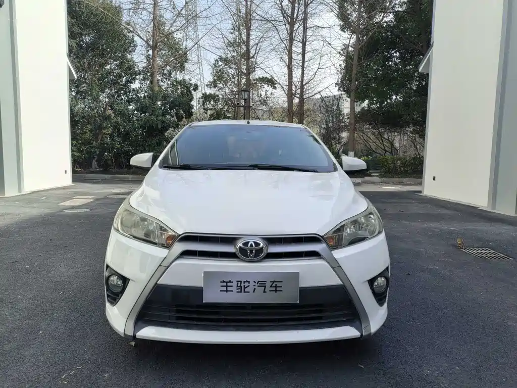 Toyota Yaris L 2014