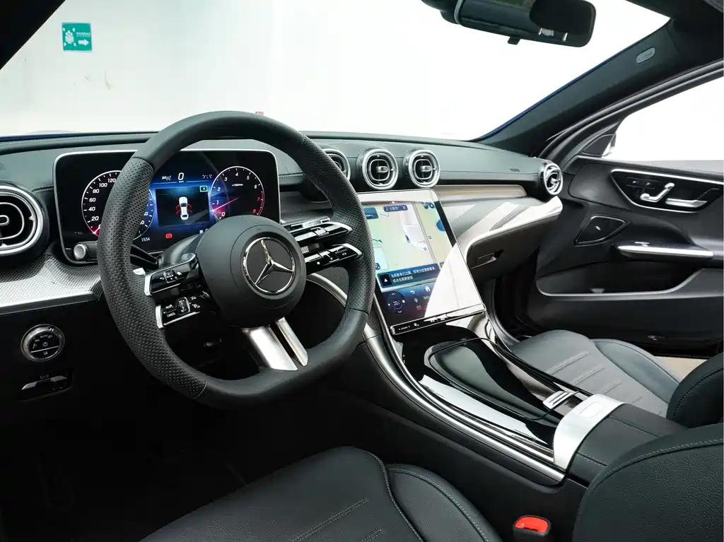 Mercedes-Benz C-Class — миниатюра 8