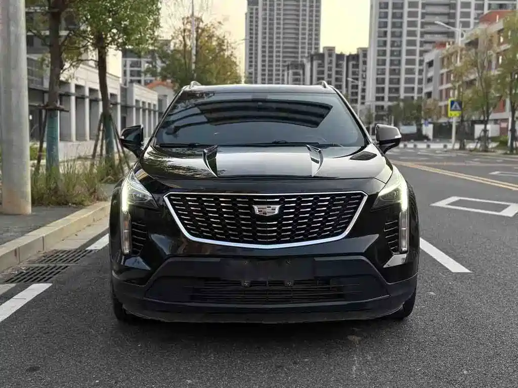 CADILLAC XT4