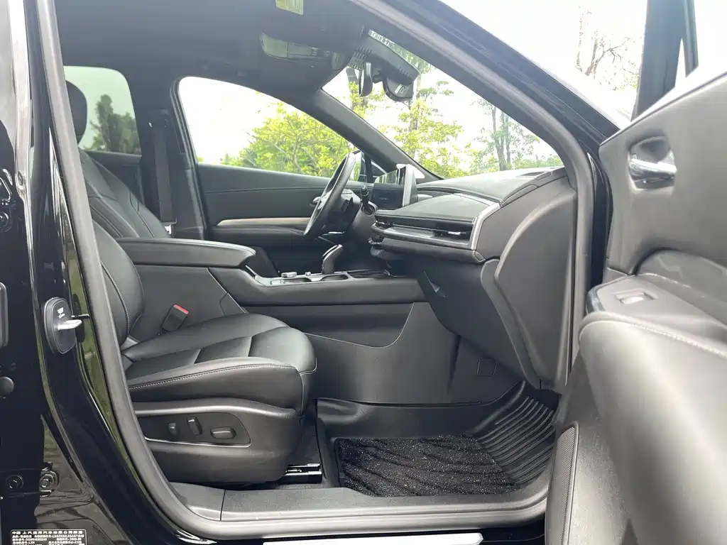 Cadillac XT4 — миниатюра 13