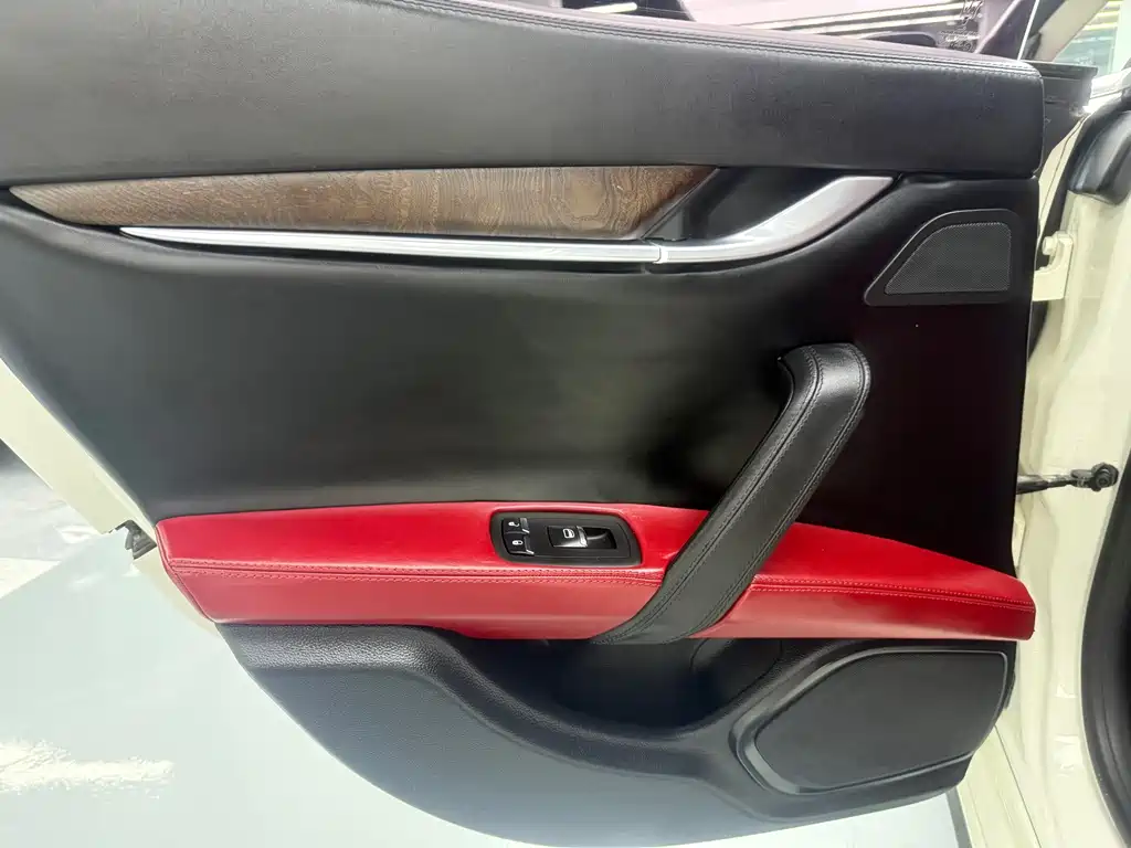 Maserati Ghibli — миниатюра 11