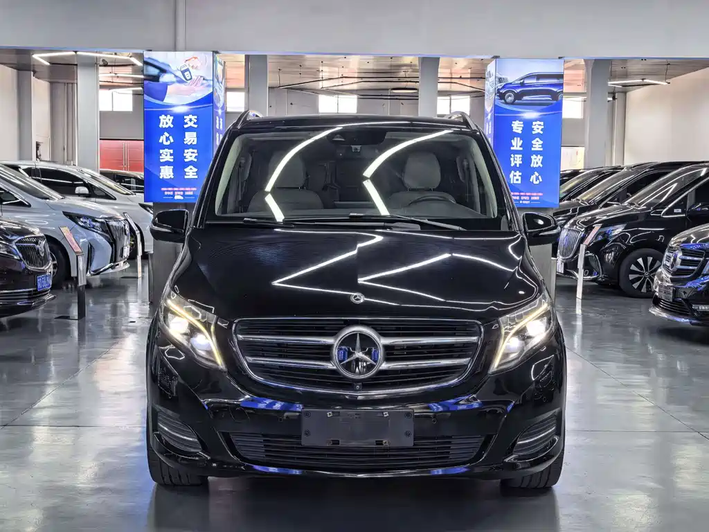 Mercedes-Benz V-Class — миниатюра 2