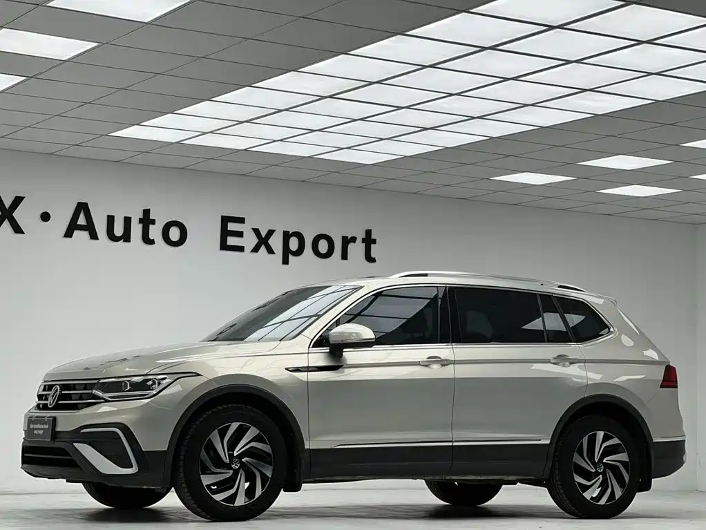 Volkswagen Tiguan L — миниатюра 21