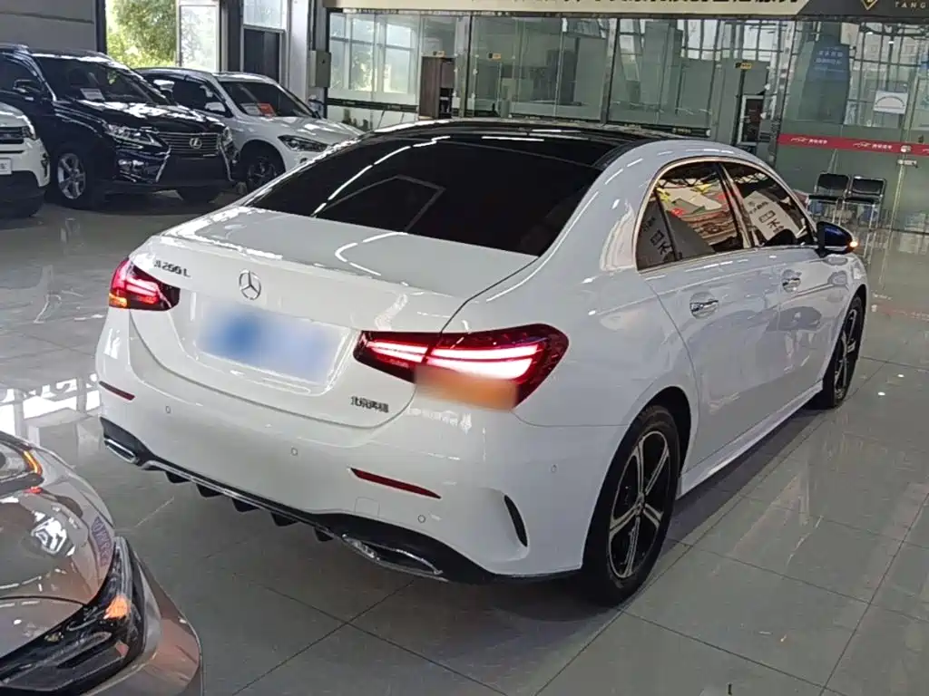 Mercedes-Benz A-Class — миниатюра 7