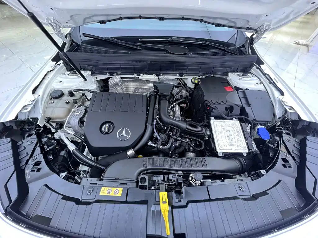Mercedes-Benz GLB — миниатюра 21