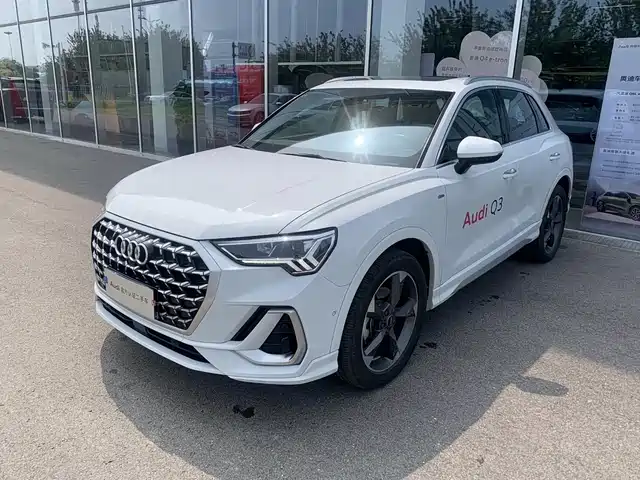 AUDI  Q3 2024