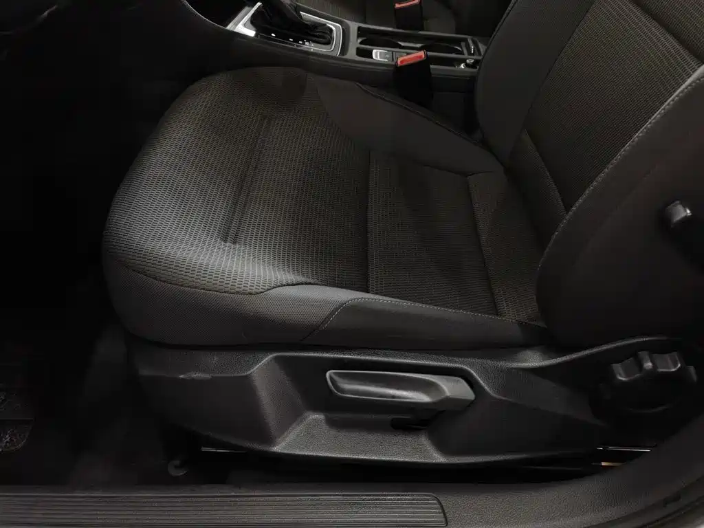 Volkswagen Golf — миниатюра 20