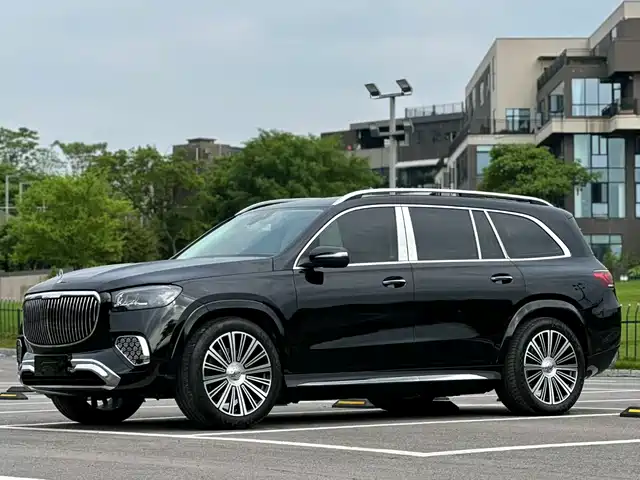 Mercedes-Benz GLS — фото 1