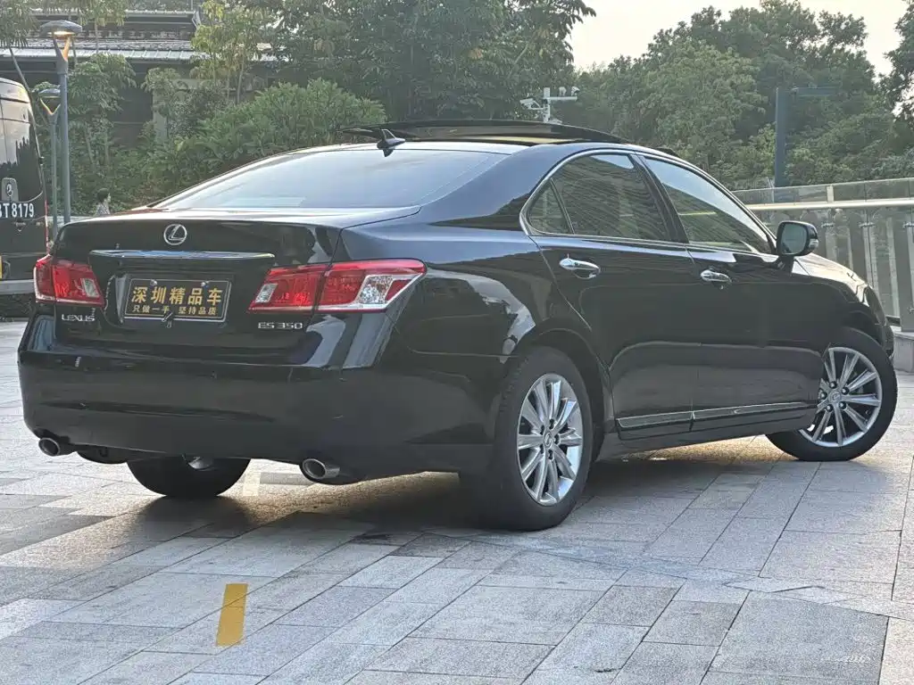 Lexus ES — миниатюра 6