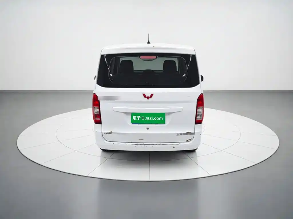 Wuling Rongguang V — миниатюра 5