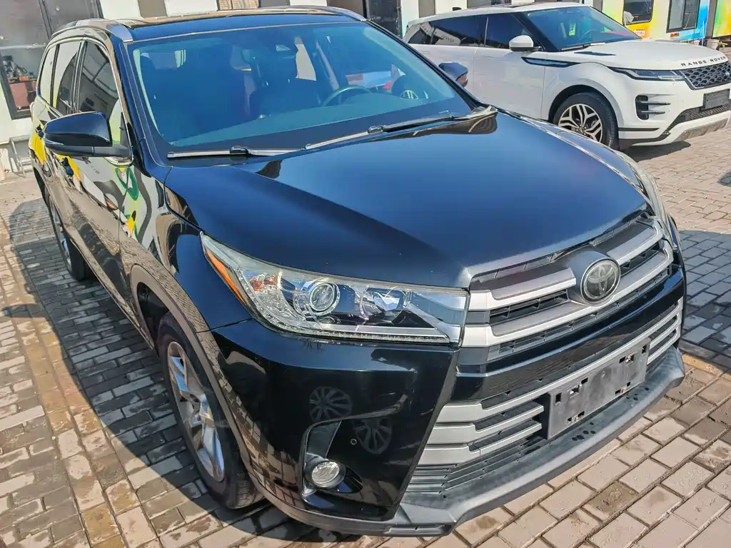 TOYOTA HIGHLANDER