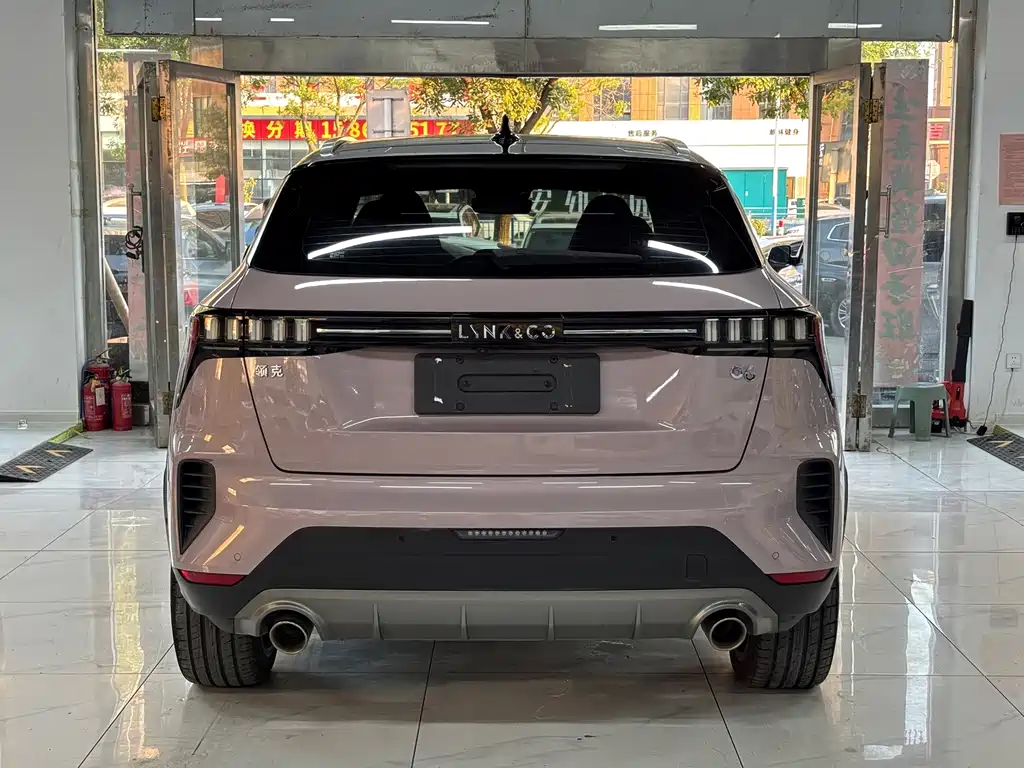 Lynk & Co 06 — миниатюра 4