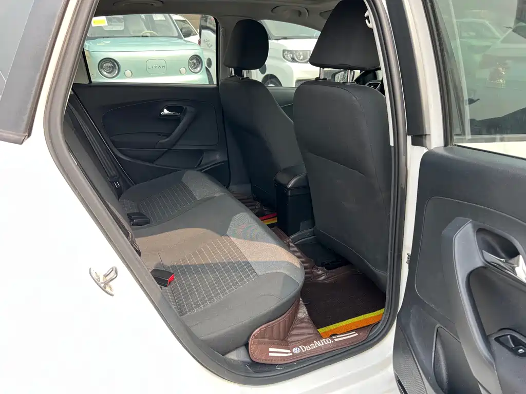 Volkswagen Polo — миниатюра 7