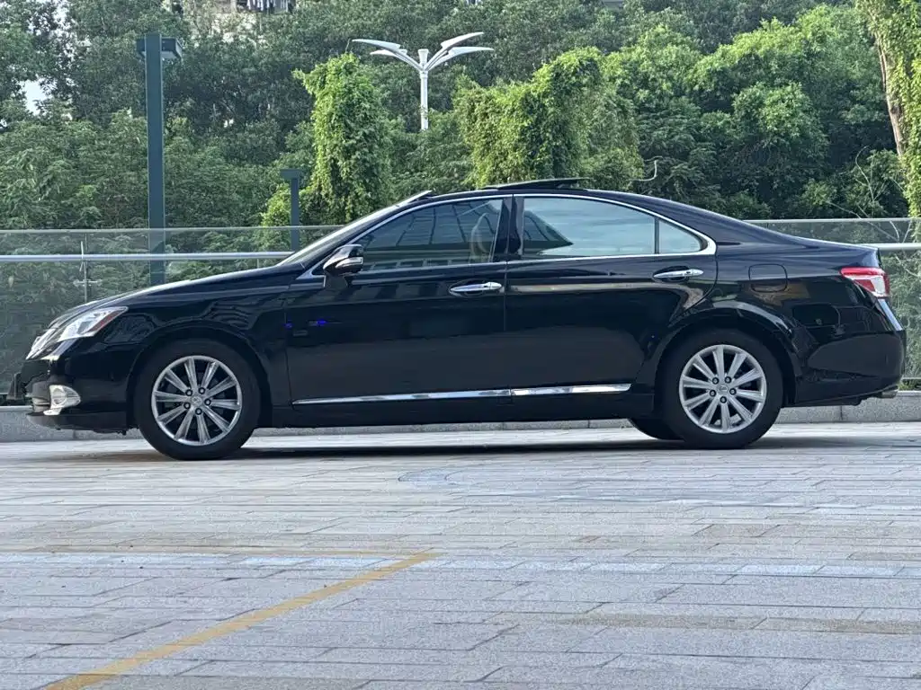 Lexus ES — миниатюра 9