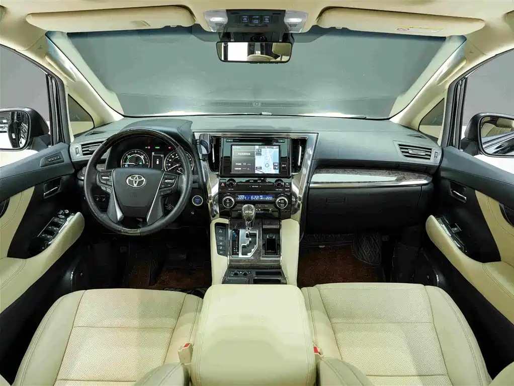 Toyota Alphard — миниатюра 6