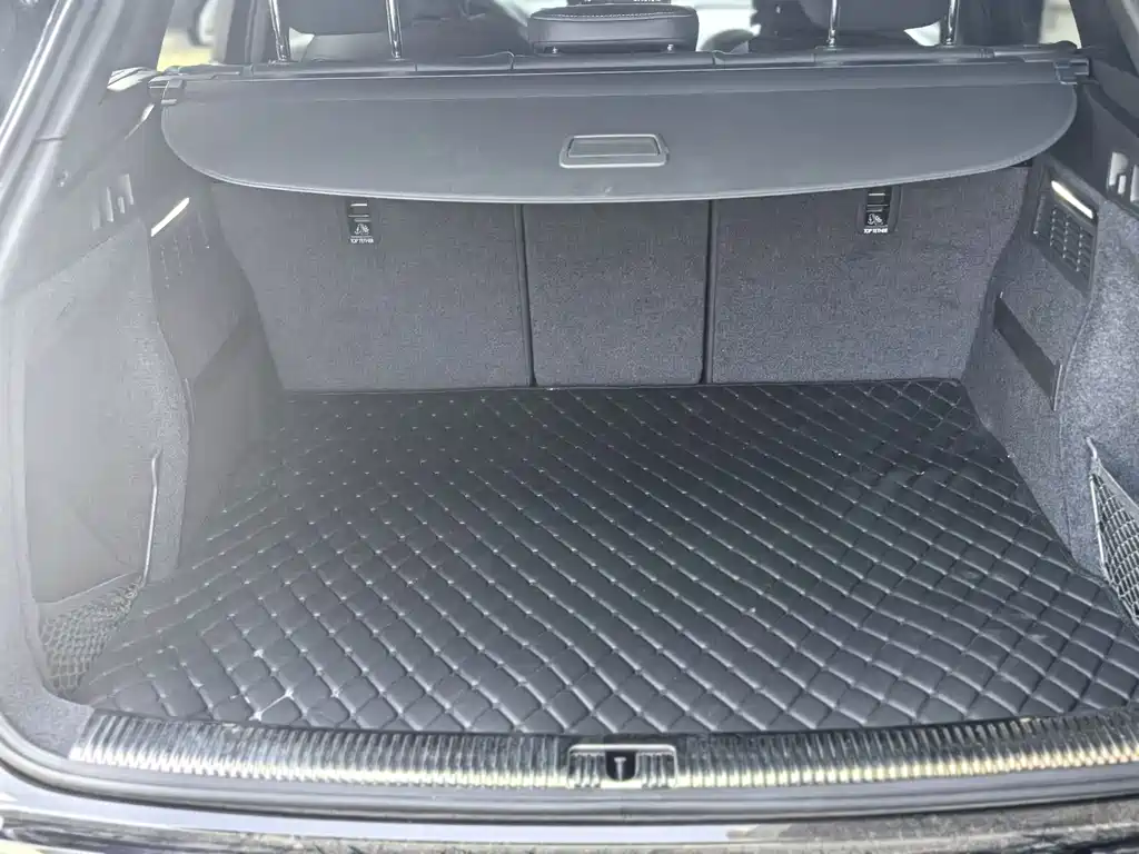 Audi Q5L 2025 45 40 TFSI Luxury