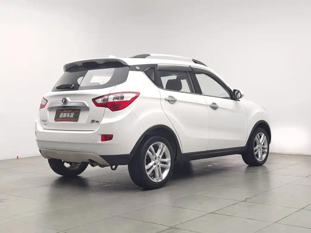 Changan CS35 — миниатюра 2