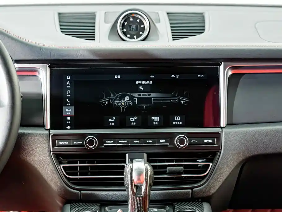 Porsche Macan — миниатюра 14
