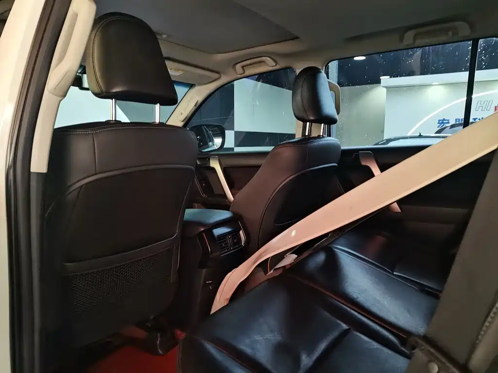 Toyota Prado — миниатюра 4