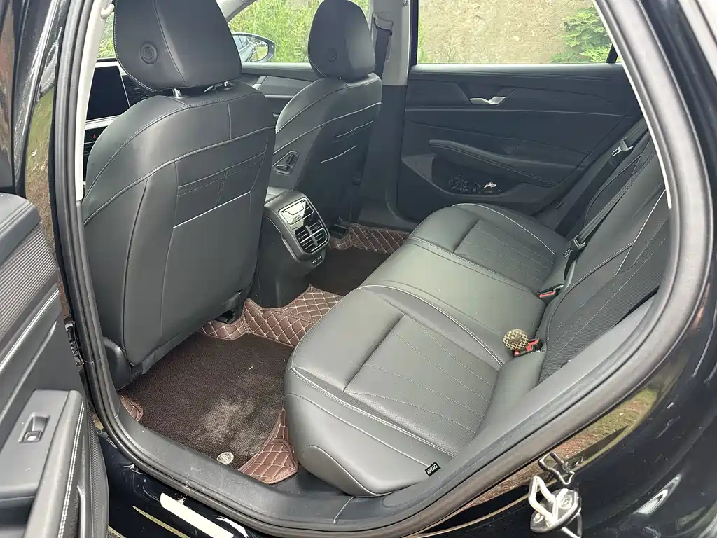 Volkswagen Passat — миниатюра 8