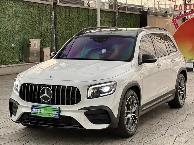 MERCEDES-BENZ  GLB AMG 2023