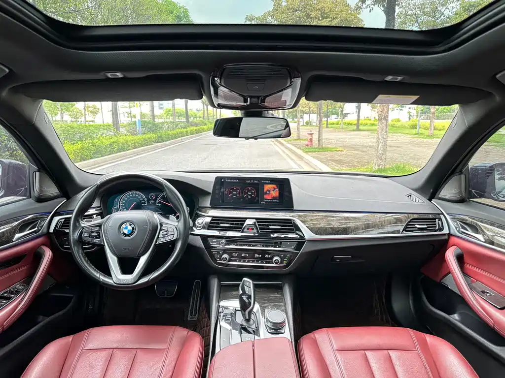 BMW 5 Series — миниатюра 6