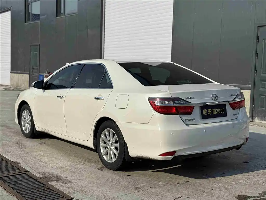 TOYOTA CAMRY